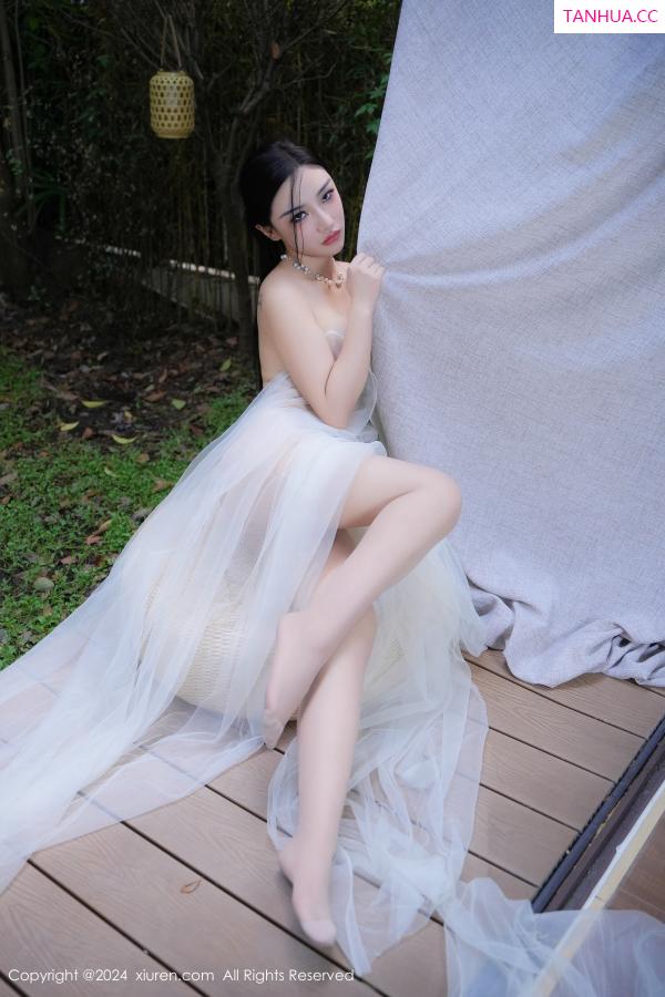   [XiuRen]高清写真图 2024.09.03 No.9105 妙可可Cheese 美腿性感第28张图片